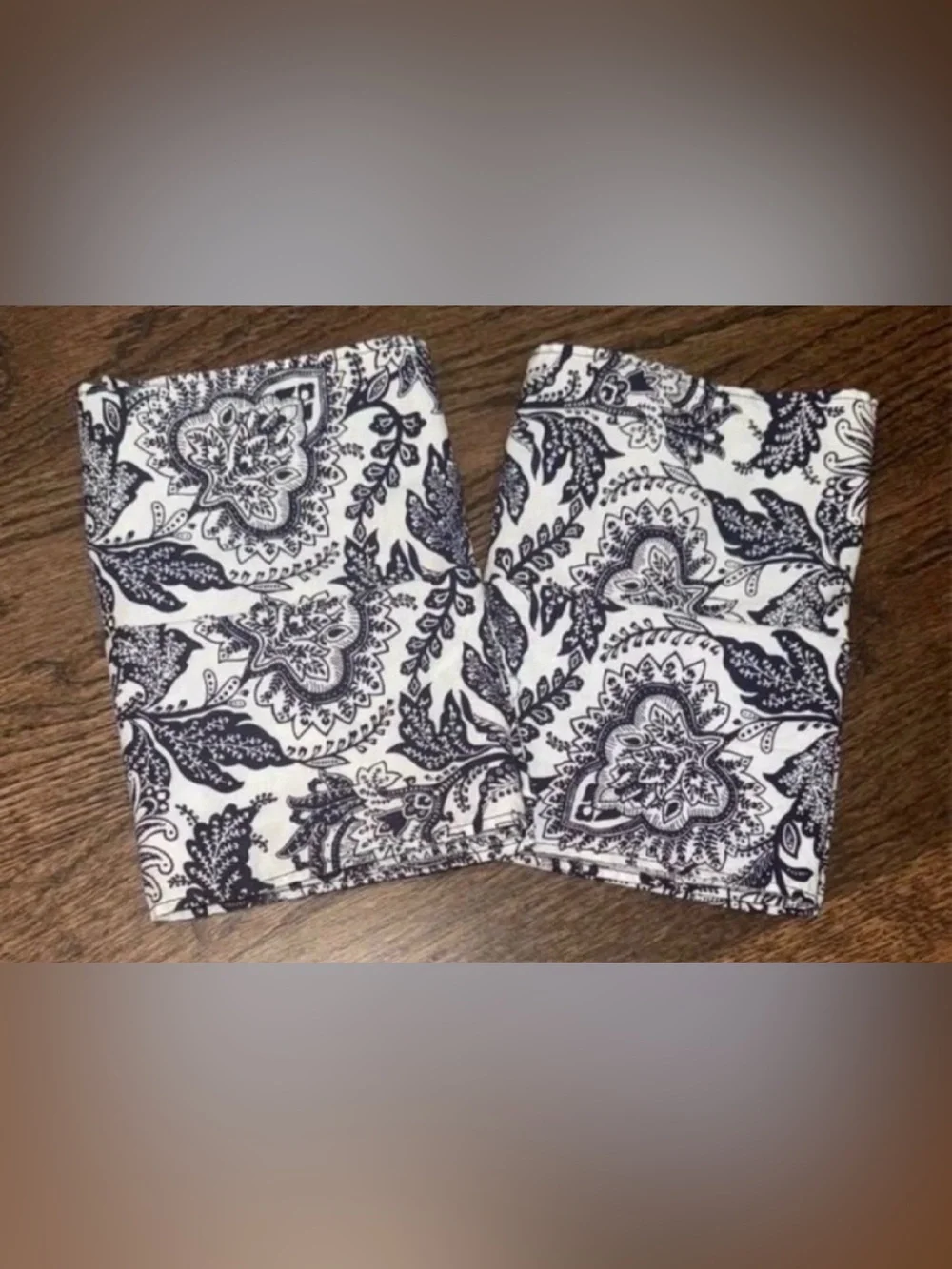 (10) Vera Bradley 20x20 Navy Floral Napkins